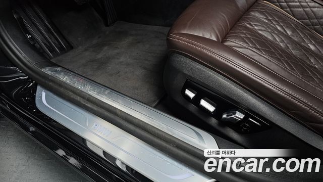 BMW 7 Series (G11) 740Li xDrive Design Pure Excellence 2022 — фото 9