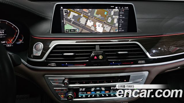BMW 7 Series (G11) 740Li xDrive Design Pure Excellence 2022 — фото 14