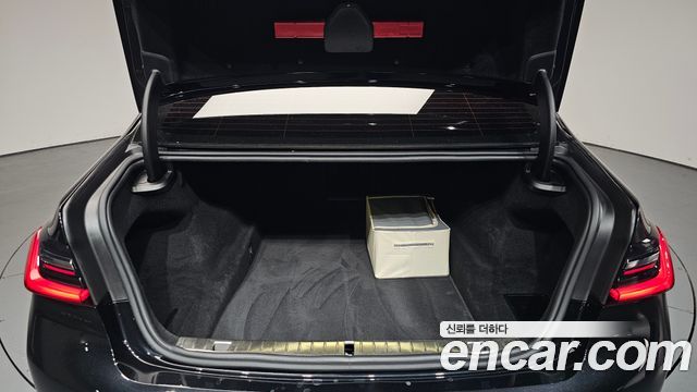 BMW 7 Series (G11) 740Li xDrive Design Pure Excellence 2022 — фото 20