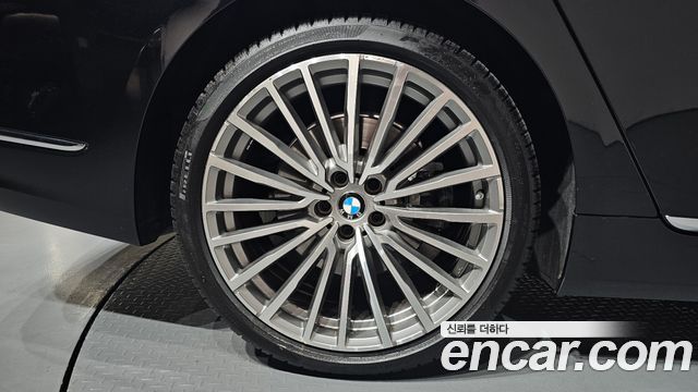 BMW 7 Series (G11) 740Li xDrive Design Pure Excellence 2022 — фото 21