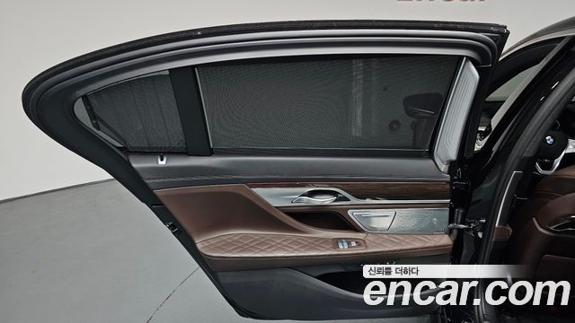 BMW 7 Series (G11) 740Li xDrive Design Pure Excellence 2022 — фото 25
