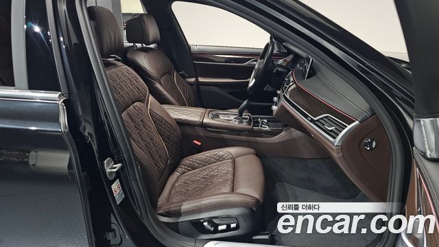 BMW 7 Series (G11) 740Li xDrive Design Pure Excellence 2022 — фото 26