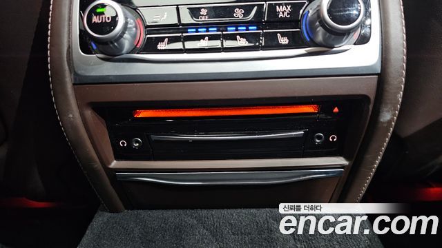 BMW 7 Series (G11) 740Li xDrive Design Pure Excellence 2022 — фото 29