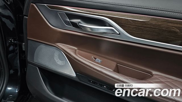 BMW 7 Series (G11) 740Li xDrive Design Pure Excellence 2022 — фото 39