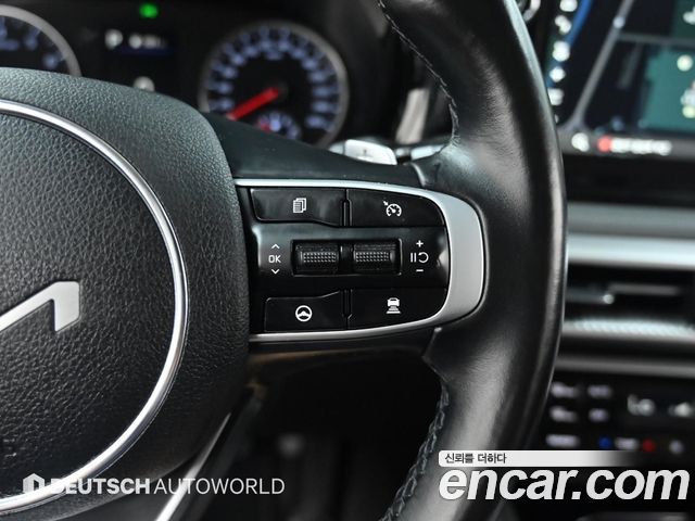 Kia K5 (III) 2.0 Prestige 2022 — фото 20