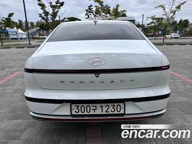 Hyundai Grandeur (GN7) 2,5 Gasoline 2WD Premium 2026 — фото 2