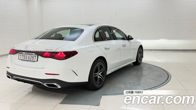 Mercedes-Benz E-Class (W214) E300 4MATIC AMG Line 2025 — фото 6