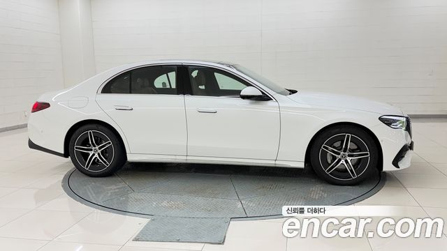 Mercedes-Benz E-Class (W214) E300 4MATIC AMG Line 2025 — фото 7