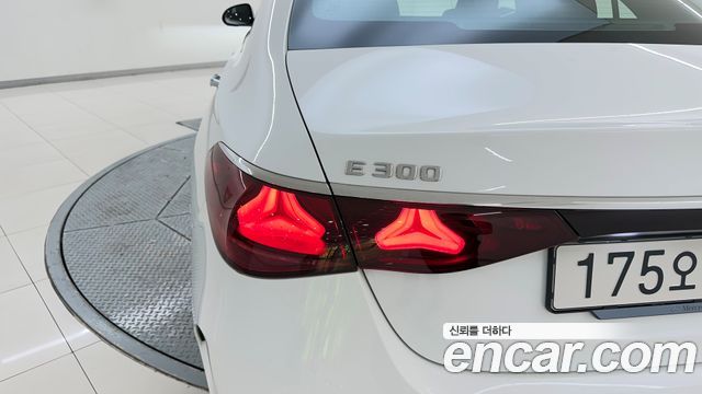 Mercedes-Benz E-Class (W214) E300 4MATIC AMG Line 2025 — фото 16