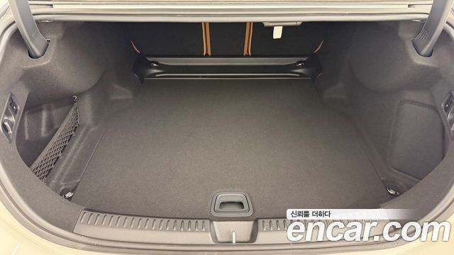Mercedes-Benz E-Class (W214) E300 4MATIC AMG Line 2025 — фото 17