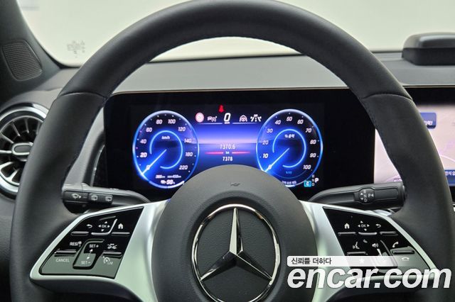 Mercedes-Benz EQB (X243) EQB300 4MATIC 2026 — фото 8