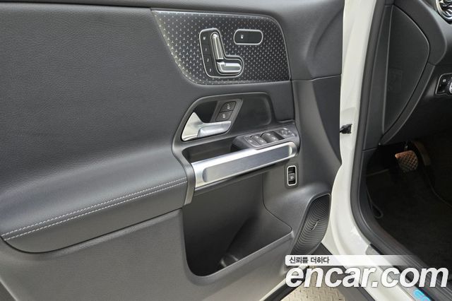 Mercedes-Benz EQB (X243) EQB300 4MATIC 2026 — фото 19
