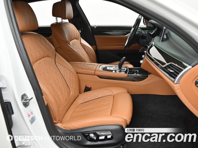 BMW 7 Series (G11) 730d xDrive Design Pure Excellence 2022 — фото 10