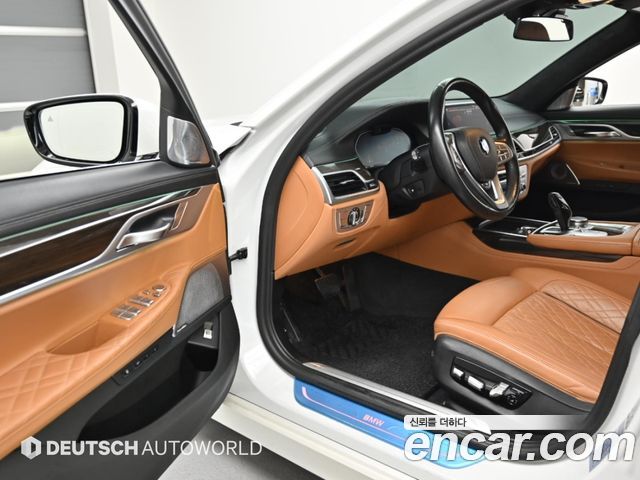 BMW 7 Series (G11) 730d xDrive Design Pure Excellence 2022 — фото 15