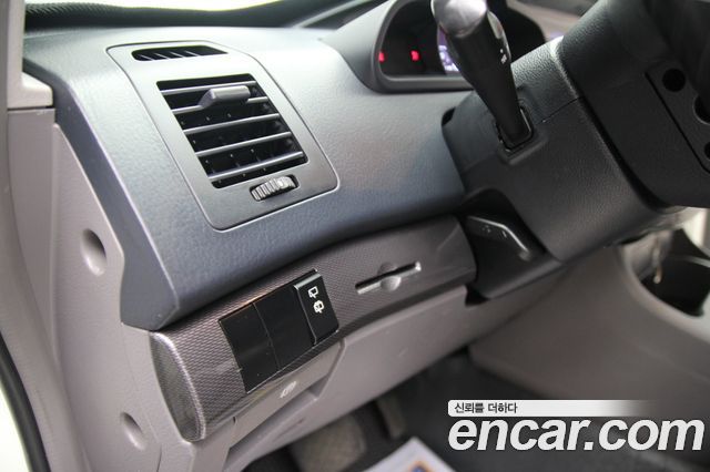 KG Mobility (SsangYong) Korando Turismo 2WD GT 9-seater 2014 — фото 21