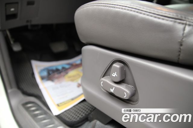 KG Mobility (SsangYong) Korando Turismo 2WD GT 9-seater 2014 — фото 22