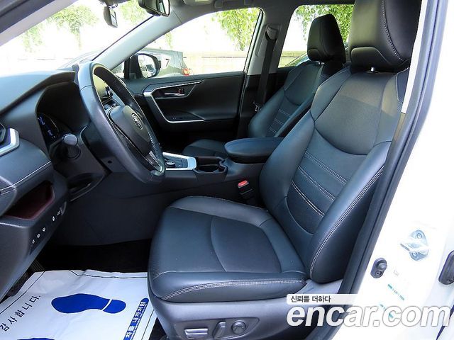 Toyota RAV4 (V) 2.5 4WD Hybrid 2019 — фото 10