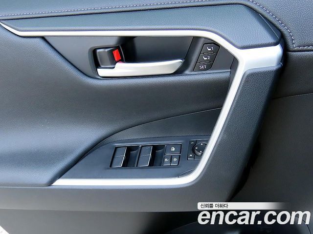 Toyota RAV4 (V) 2.5 4WD Hybrid 2019 — фото 17