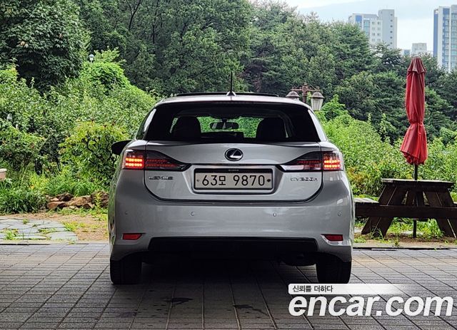 Lexus CT200h 1.8 Compact Trendy ZWA10 2011 — фото 4