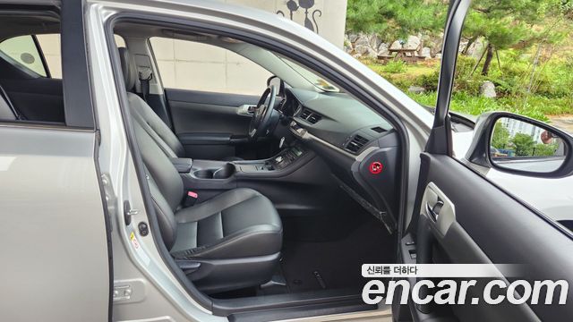 Lexus CT200h 1.8 Compact Trendy ZWA10 2011 — фото 15