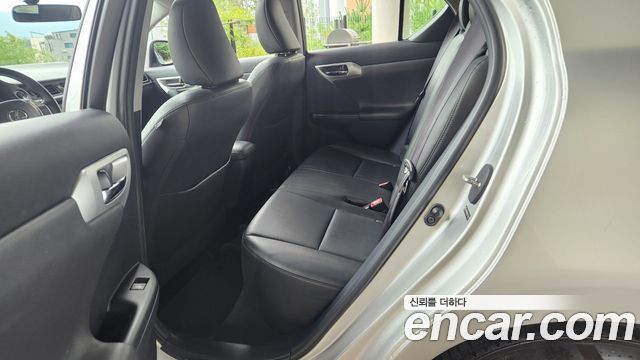 Lexus CT200h 1.8 Compact Trendy ZWA10 2011 — фото 16