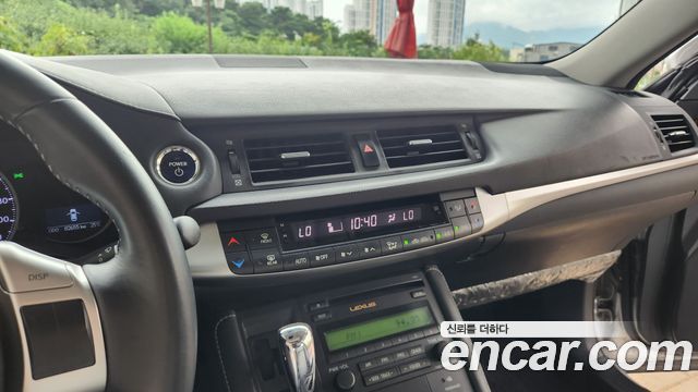 Lexus CT200h 1.8 Compact Trendy ZWA10 2011 — фото 18