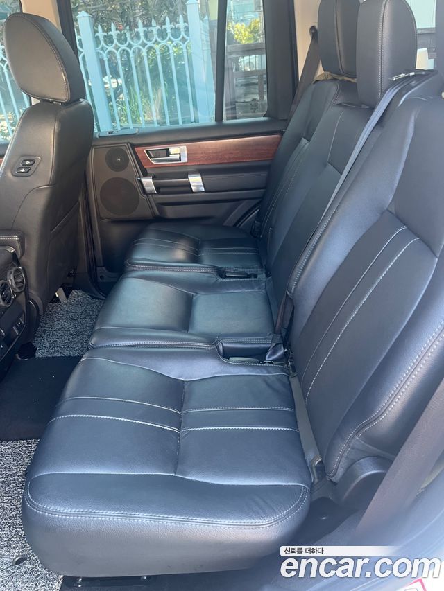 Land Rover Discovery 4 3.0 SDV6 SE 2014 — фото 13
