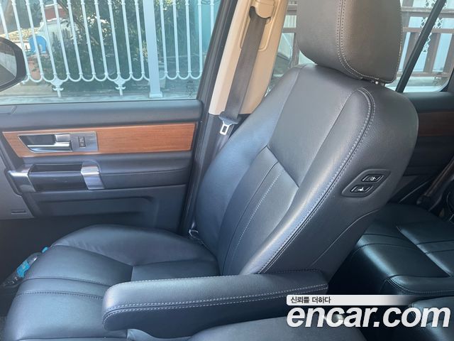 Land Rover Discovery 4 3.0 SDV6 SE 2014 — фото 19