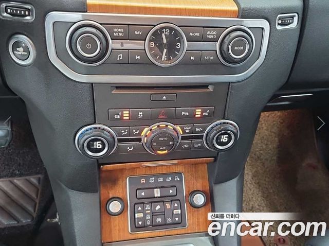 Land Rover Discovery 4 3.0 SDV6 SE 2014 — фото 10