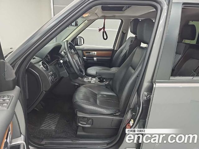 Land Rover Discovery 4 3.0 SDV6 SE 2014 — фото 15