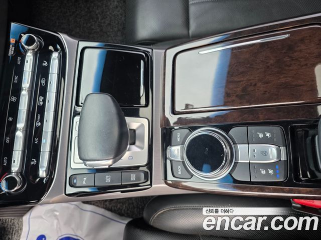 Genesis EQ900 3.8 GDI Luxury 2017 — фото 16