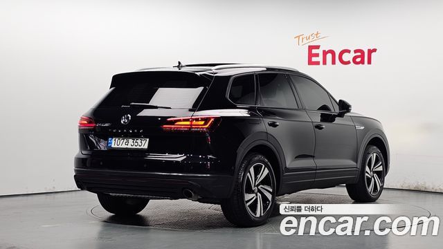 Volkswagen Touareg (III) 3.0 TDI Premium 2020 — фото 2