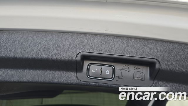Ford Explorer (VI) 2.3 LimIted 4WD 2020 — фото 29