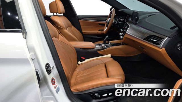 BMW 5 Series (G30) 530i xDrive M Sport Package Plus 2017 — фото 11
