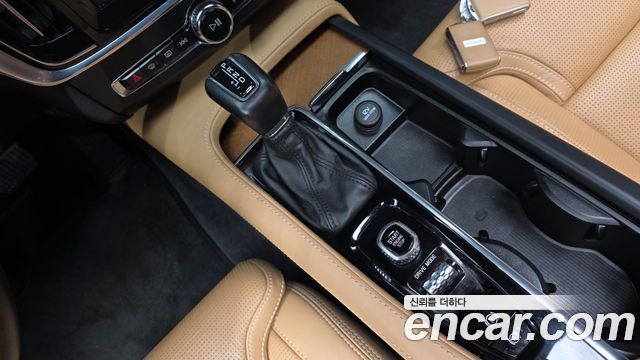 Volvo S90 D5 AWD Inscription 2019 — фото 9