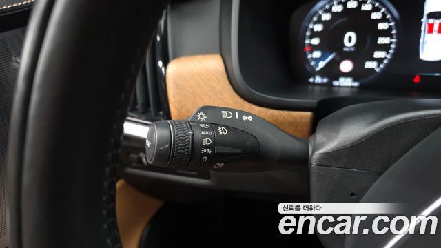 Volvo S90 D5 AWD Inscription 2019 — фото 36
