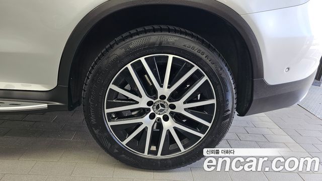 Mercedes-Benz GLC-Class (X253) GLC300e 4MATIC 2020 — фото 21