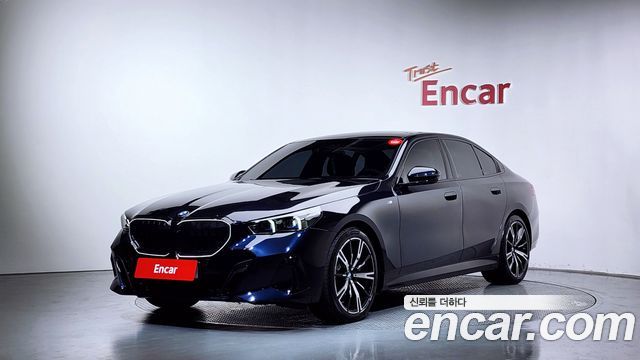 BMW 5 Series (G60) 530i xDrive M Sport 2025 — фото 1