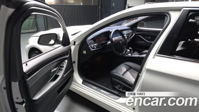 BMW 5 Series (F10) 520d 2011 — фото 10