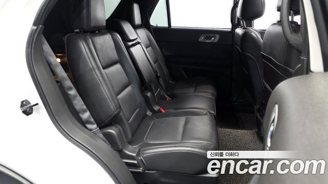 Ford Explorer 3.5 Limited 4WD 5th 2015 — фото 11