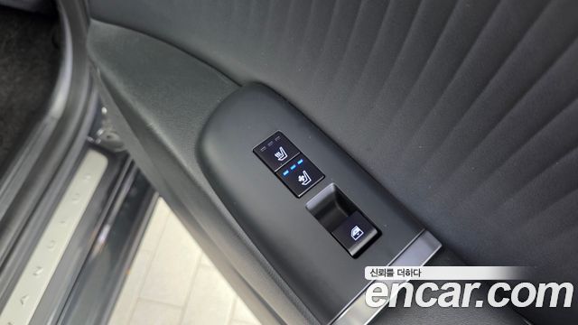 Hyundai Grandeur (GN7) 3,5 Gasoline 4WD Calligraphy 2025 — фото 18