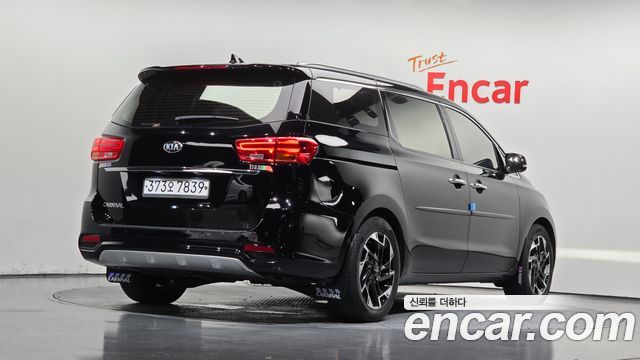 Kia Carnival 9-Seater Noblesse Special 2020 — фото 2