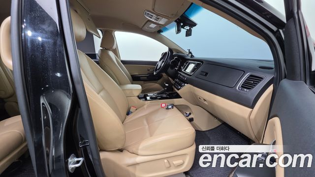 Kia Carnival 9-Seater Noblesse Special 2020 — фото 10