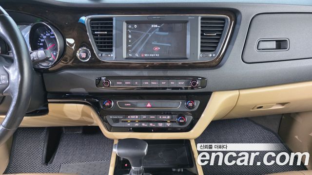 Kia Carnival 9-Seater Noblesse Special 2020 — фото 15