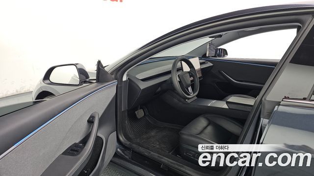 Tesla Model 3 RWD 2025 — фото 10