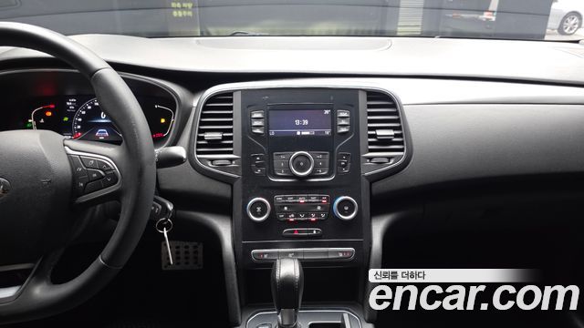 Renault Korea SM6 1.3 TCe SE 2021 — фото 14