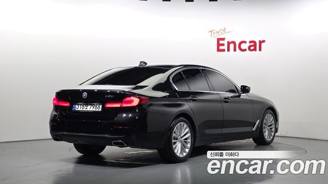 BMW 5 Series (G30) 520i Luxury 2022 — фото 2