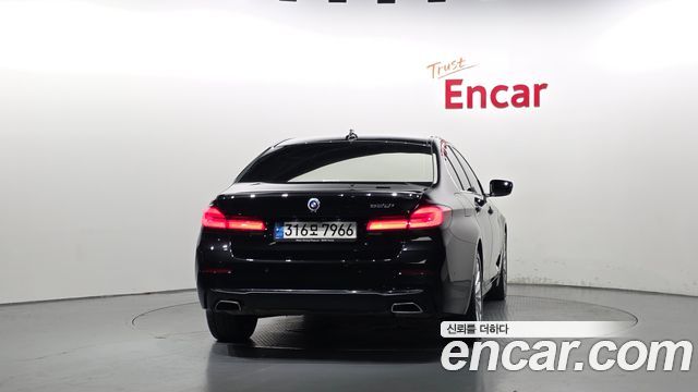 BMW 5 Series (G30) 520i Luxury 2022 — фото 4