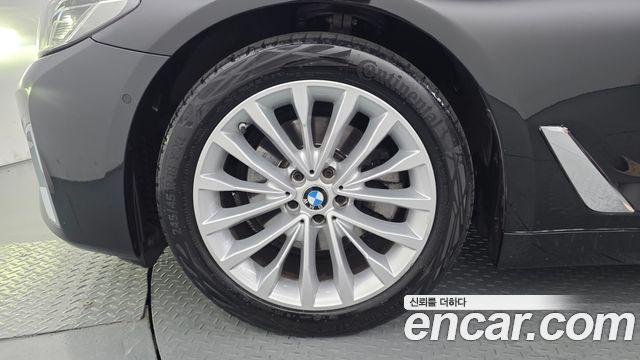 BMW 5 Series (G30) 520i Luxury 2022 — фото 5