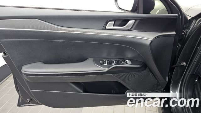 Kia K5 (III) 2.0 Prestige 2022 — фото 24